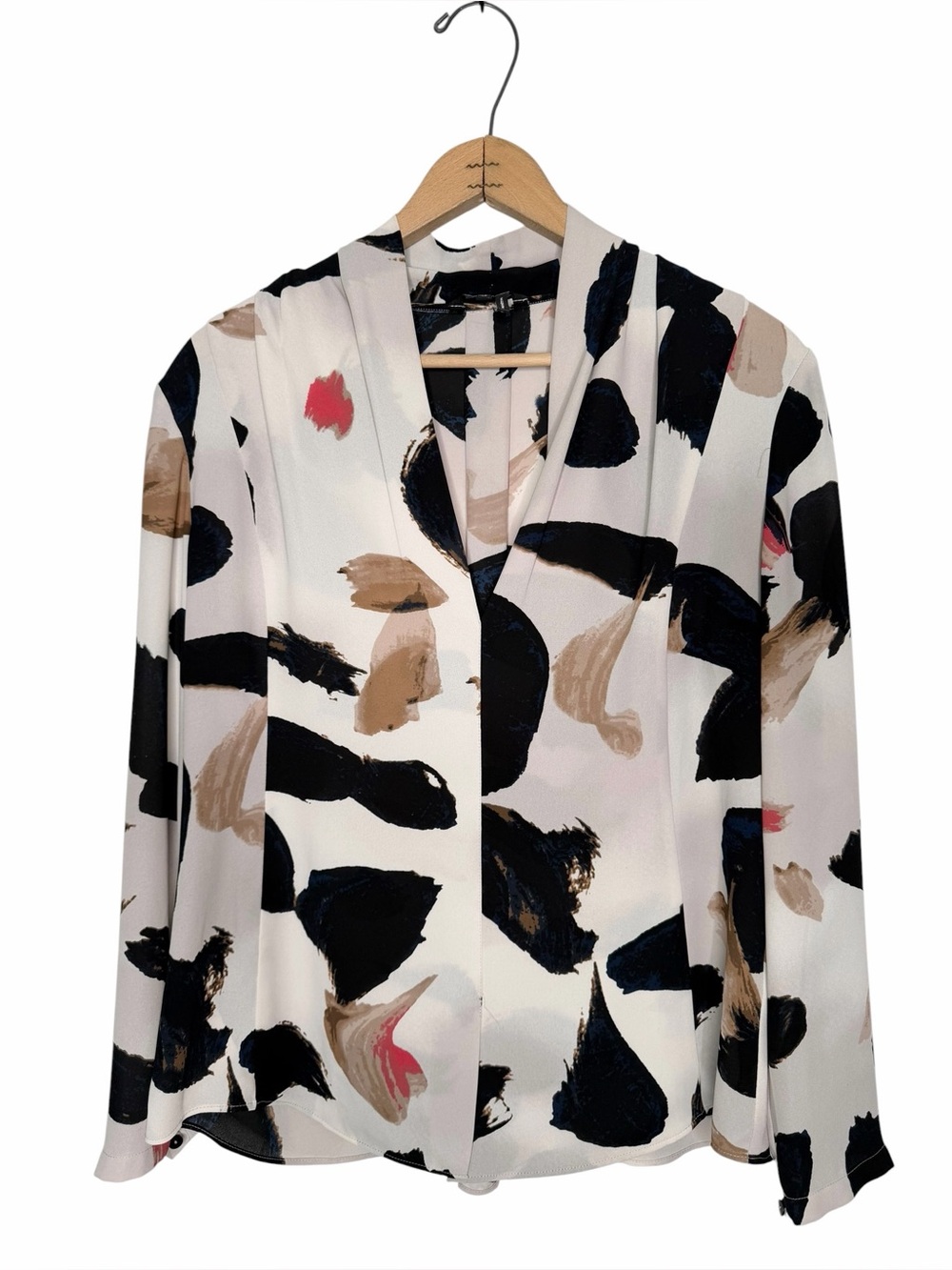 NIC+ZOE Black White Beige V-neck Abstract Print Blouse Size Medium - Picture 2 of 6